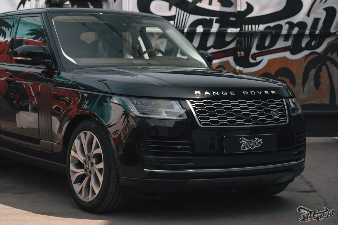 Детейлинг-мойка и керамика пленки на Range Rover. Как выглядит результат регулярного ухода за автомобилем?